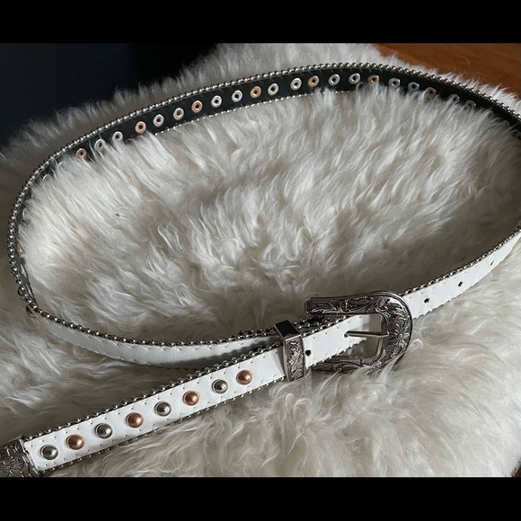 Women’s white studded cowgirl belt - Picture 3 of 4